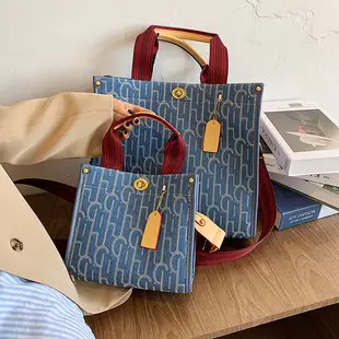 Canvas Printed Letter Shoulder Bag Large Capacity Yellow — feature 7