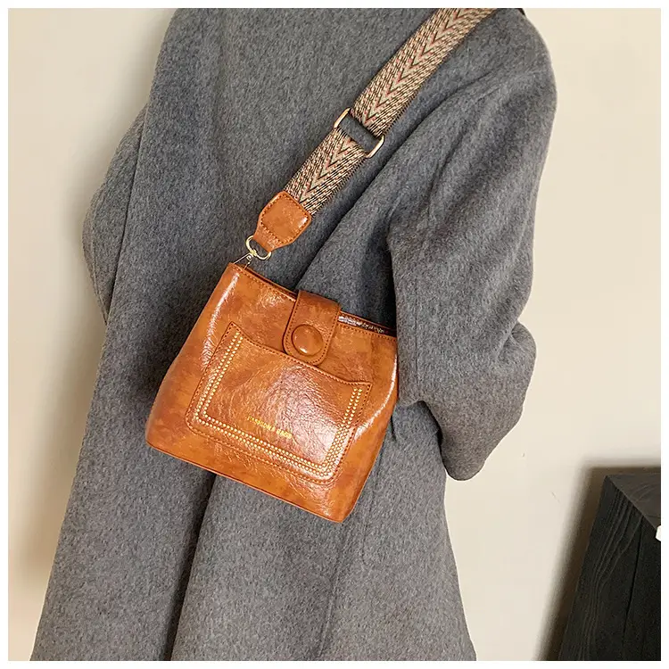 Green Retro Crossbody Bag for Women — feature 11
