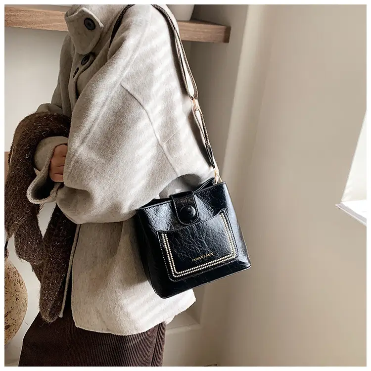 Green Retro Crossbody Bag for Women — feature 13