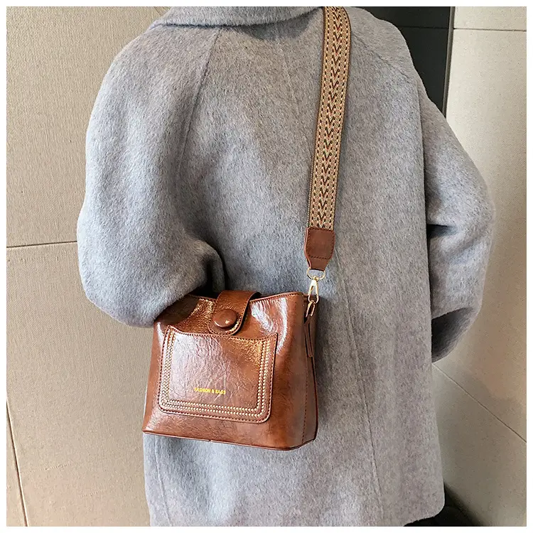 Green Retro Crossbody Bag for Women — feature 15