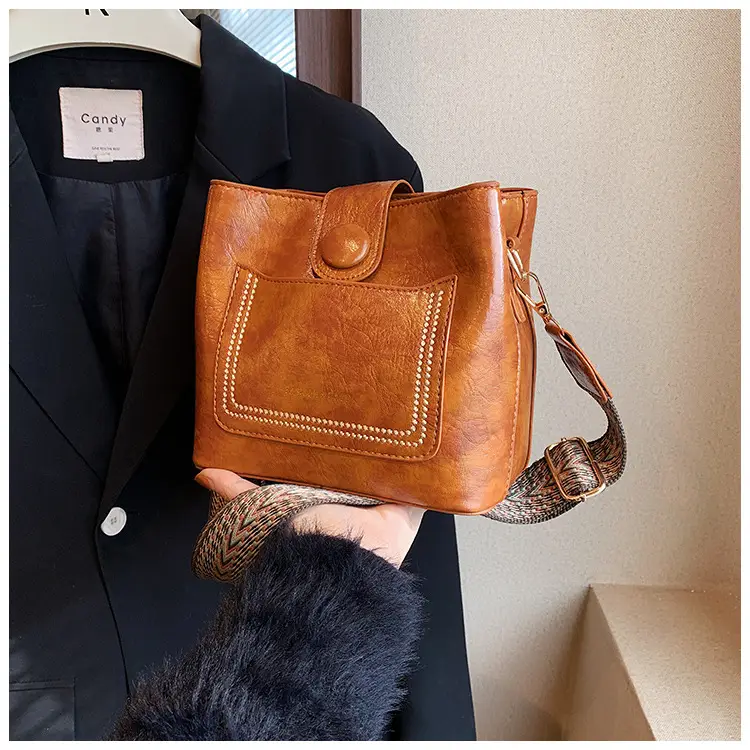 Green Retro Crossbody Bag for Women — feature 16
