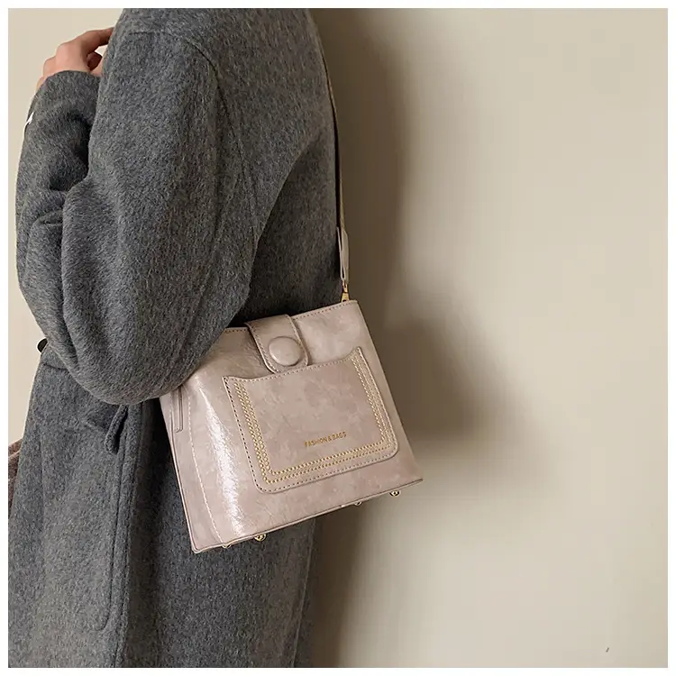Green Retro Crossbody Bag for Women — feature 6