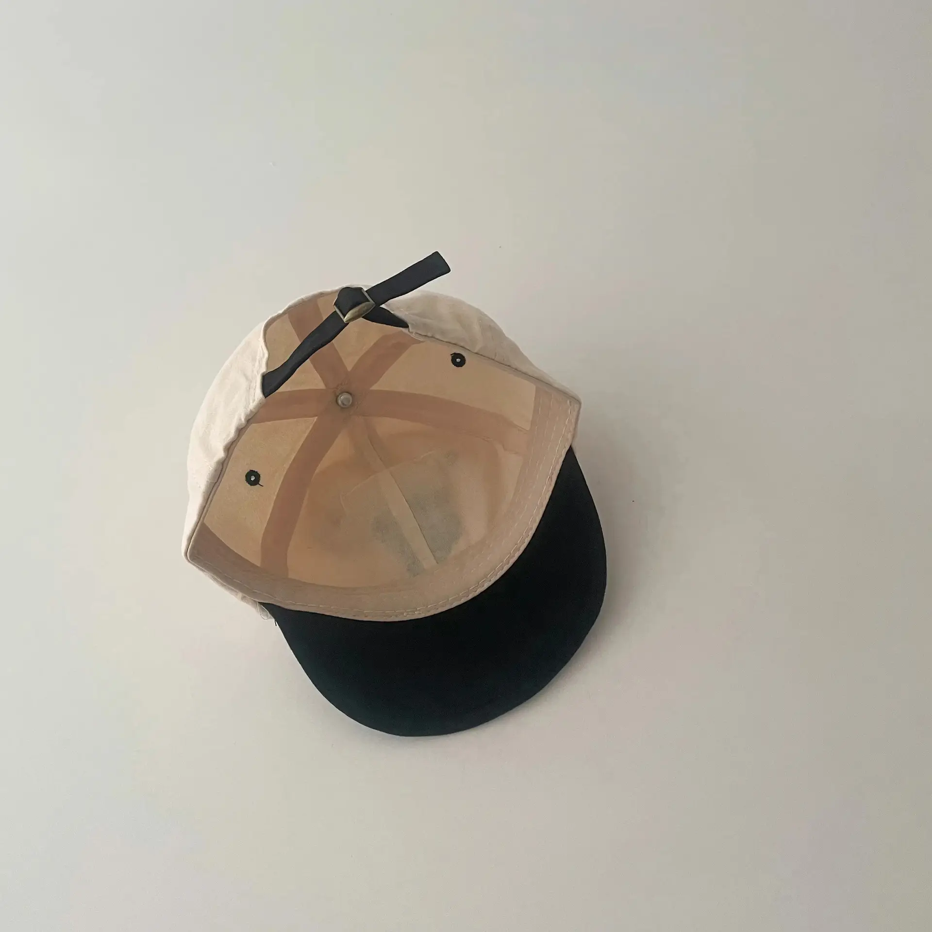 Hello Kitty Dinosaur Cap Beige Navy 2026 Spring Autumn - Image 5
