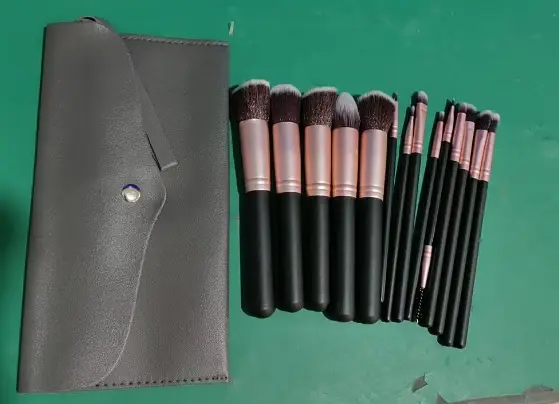Cangzhou 7-Piece Makeup Brush Set for Foundation & Blending