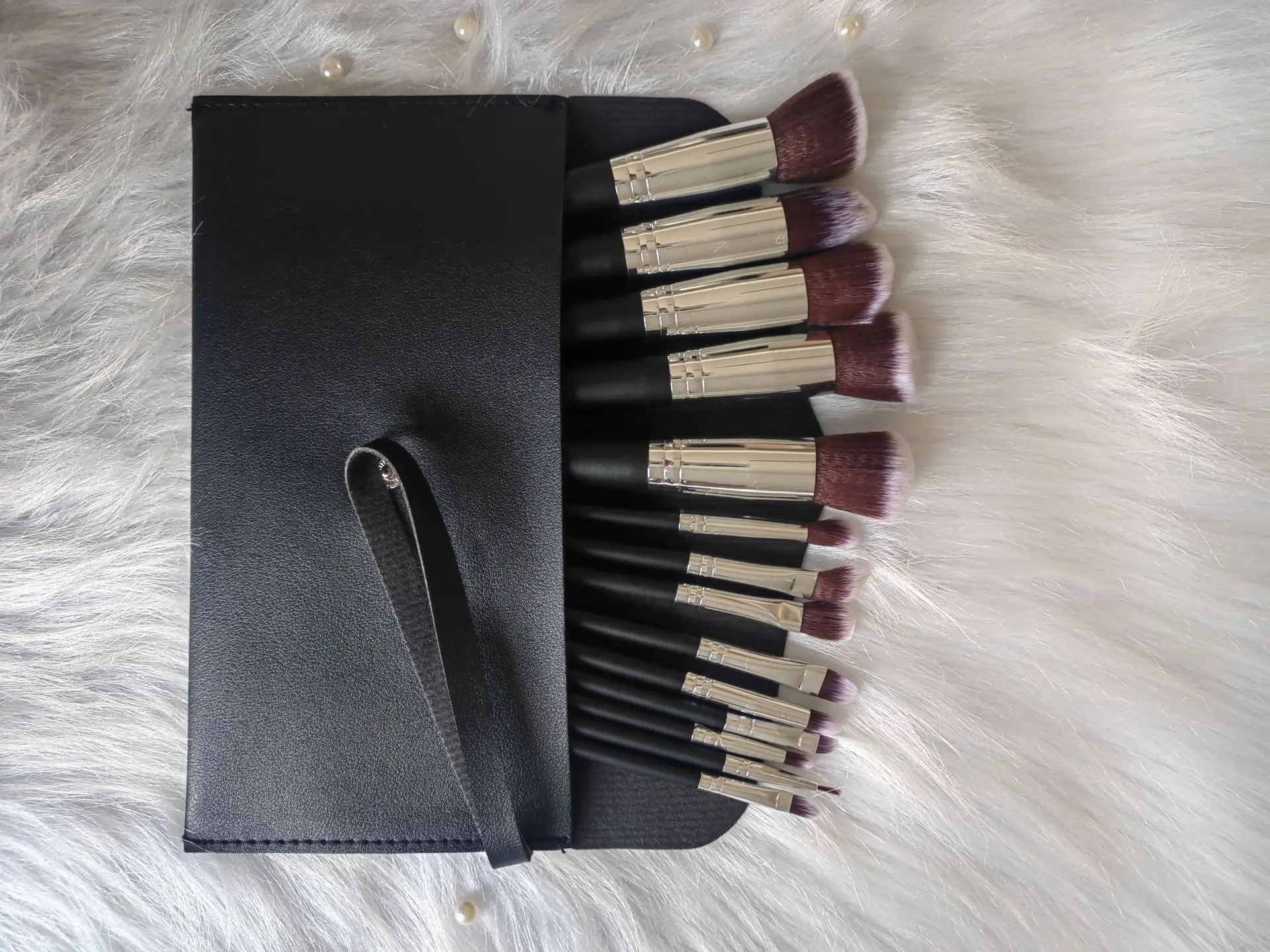 Cangzhou 7-Piece Makeup Brush Set for Foundation & Blending