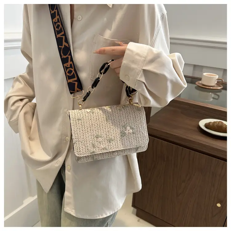 Elegant Khaki Crossbody Bag with Leopard Strap for Women — feature 10