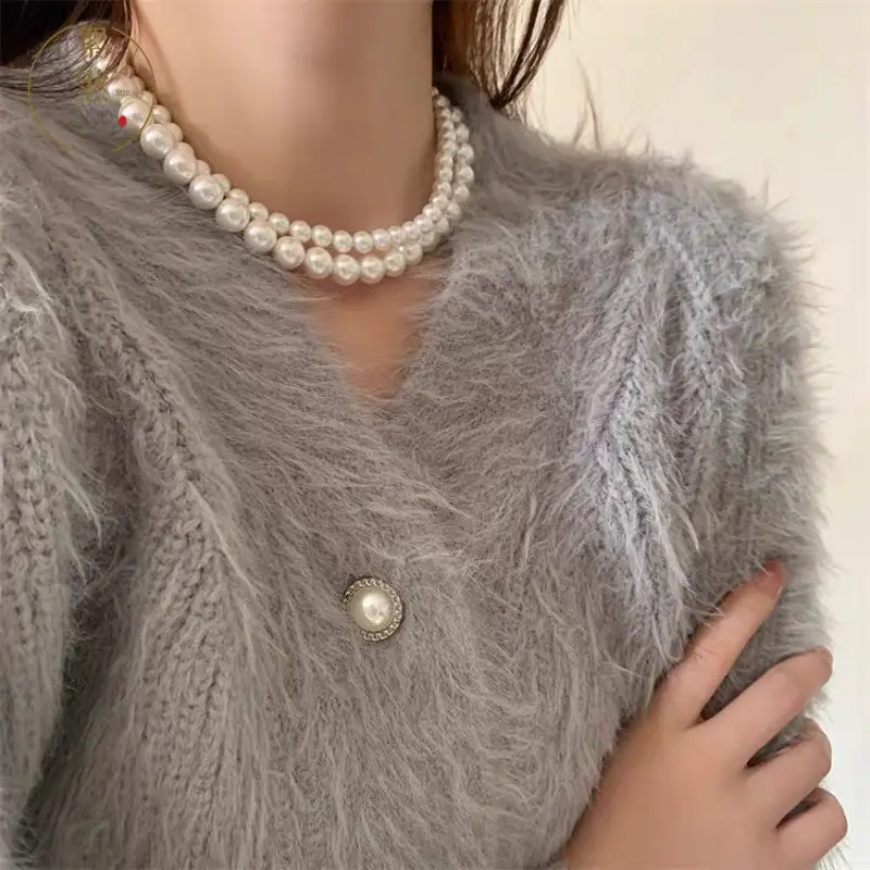 Golden Pearl Necklace for Women with Light Luxury Design — feature 11