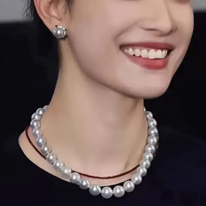 Golden Pearl Necklace for Women with Light Luxury Design — feature 2