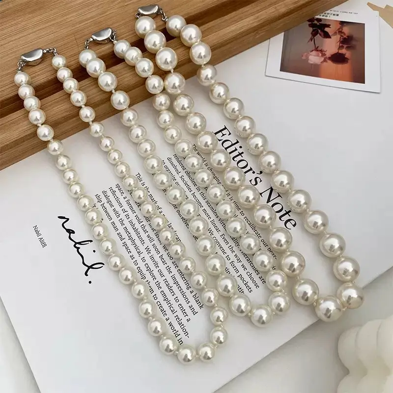 Golden Pearl Necklace for Women with Light Luxury Design - Image 13