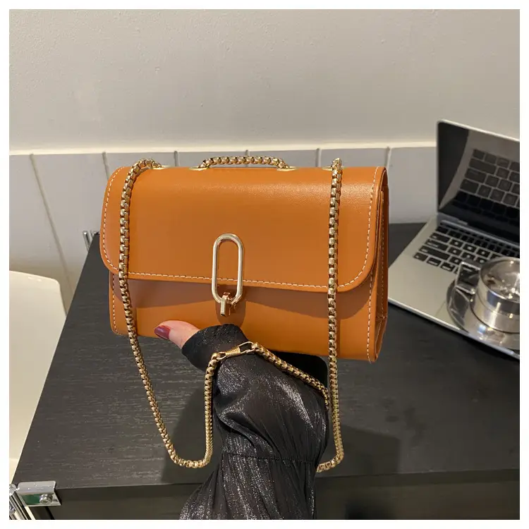 White Chain Shoulder Bag for Women 2024 — feature 10