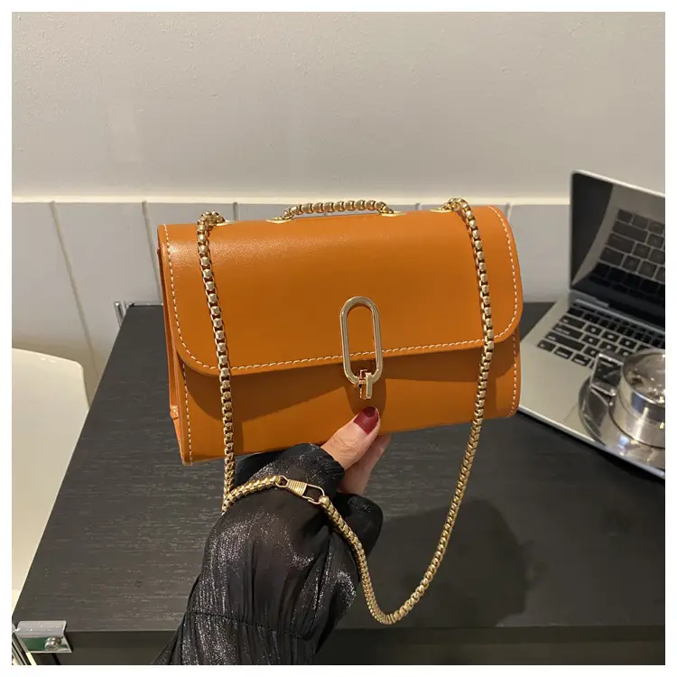 White Chain Shoulder Bag for Women 2024 — feature 11