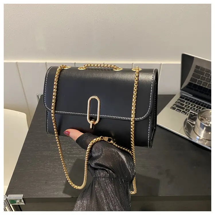 White Chain Shoulder Bag for Women 2024 — feature 12