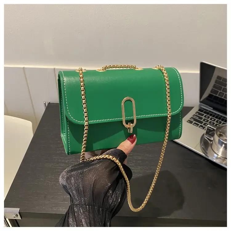 White Chain Shoulder Bag for Women 2024 — feature 17