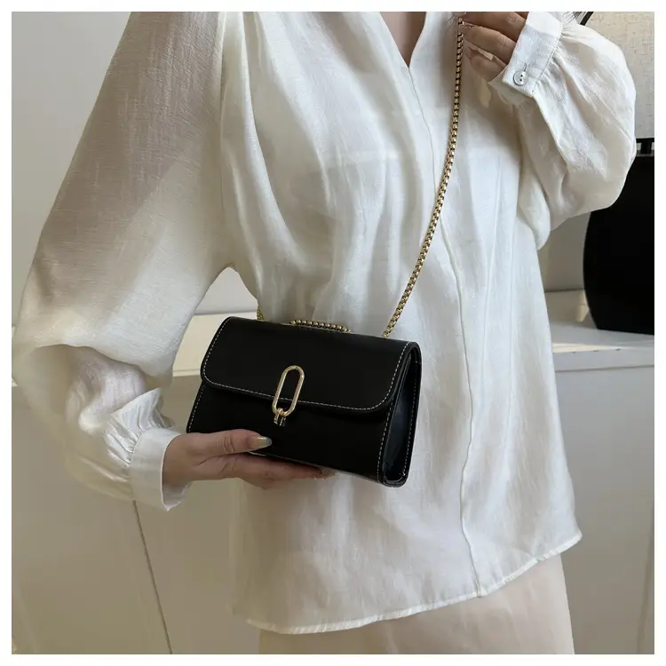 White Chain Shoulder Bag for Women 2024 — feature 21