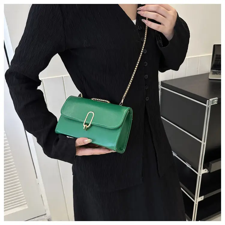 White Chain Shoulder Bag for Women 2024 — feature 26