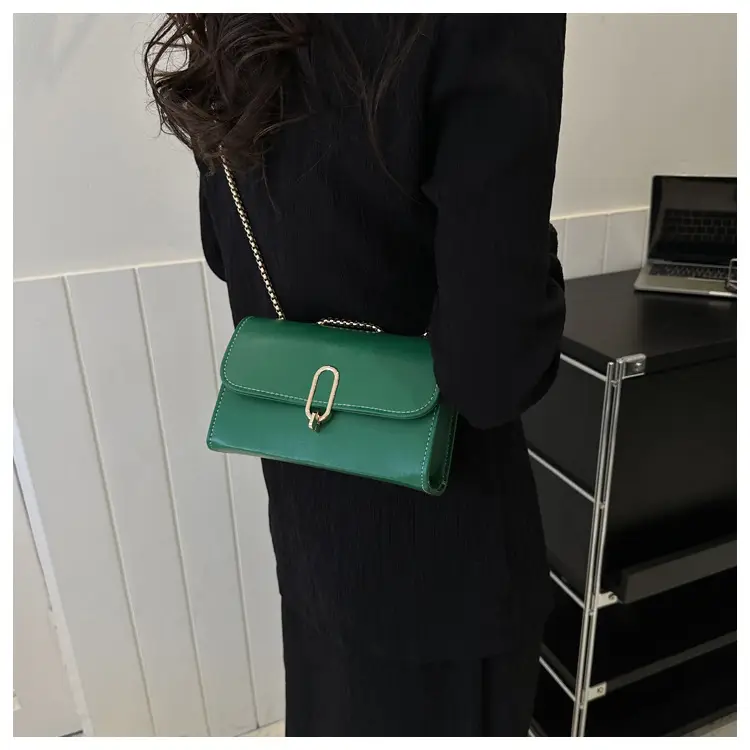 White Chain Shoulder Bag for Women 2024 — feature 27