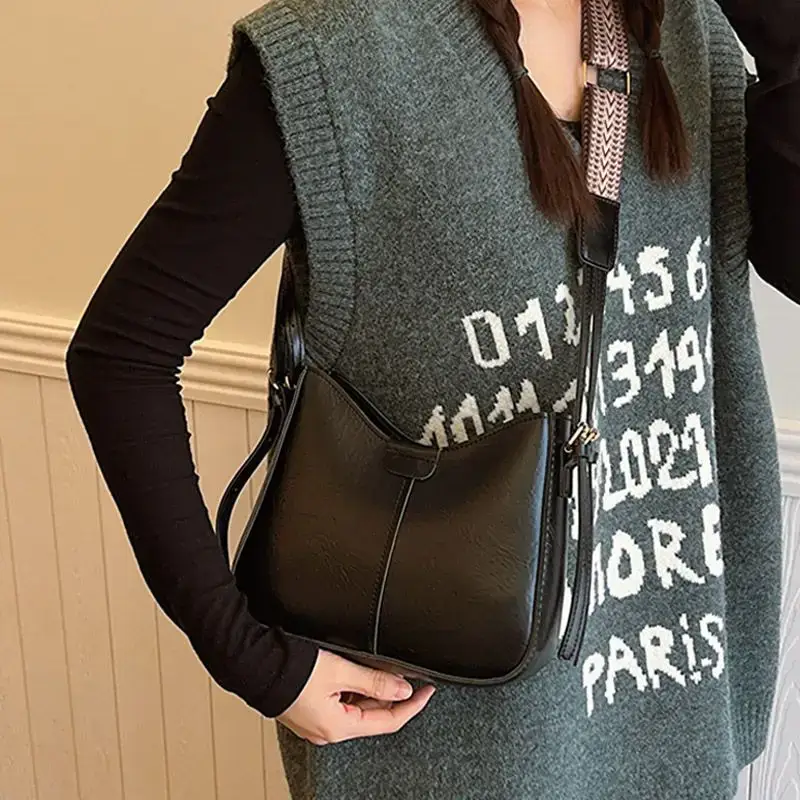 Retro Brown Leather Shoulder Bag with Wide Strap - Image 6
