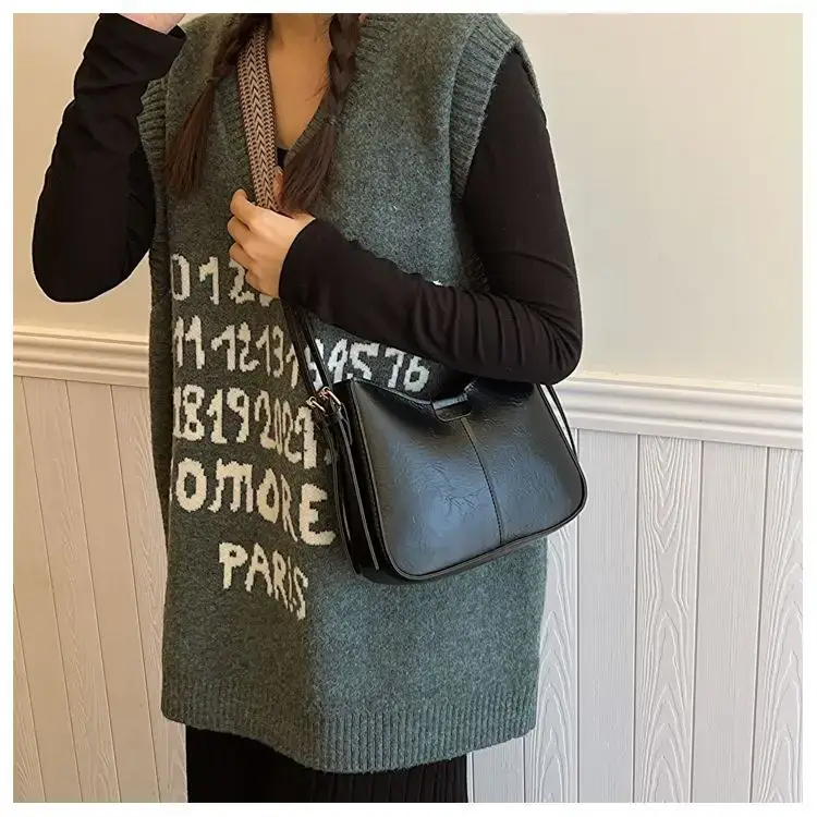 Retro Brown Leather Shoulder Bag with Wide Strap — feature 10