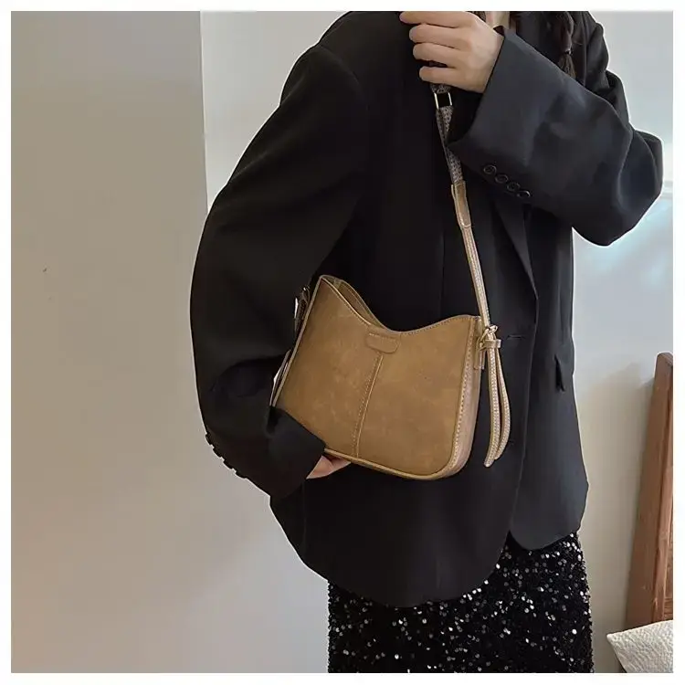 Retro Brown Leather Shoulder Bag with Wide Strap — feature 16