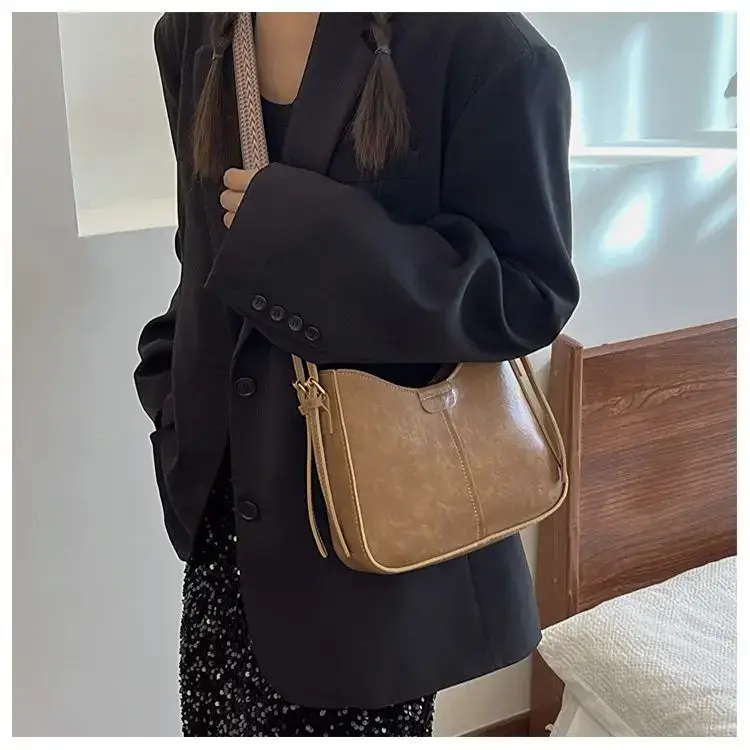 Retro Brown Leather Shoulder Bag with Wide Strap — feature 18