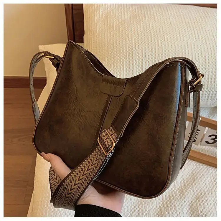 Retro Brown Leather Shoulder Bag with Wide Strap — feature 35