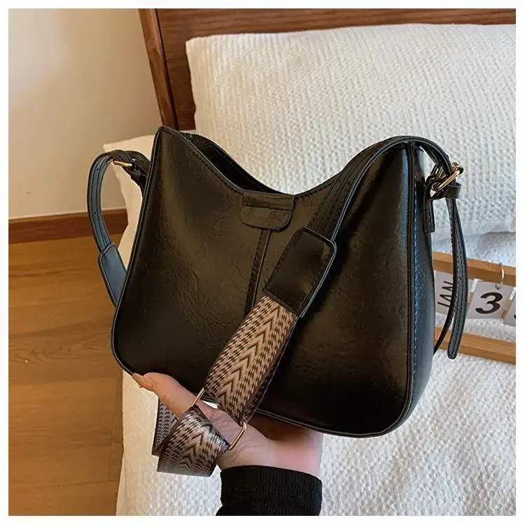 Retro Brown Leather Shoulder Bag with Wide Strap — feature 37