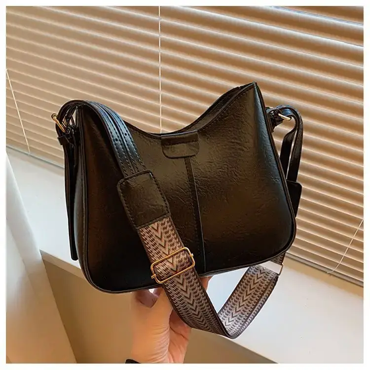Retro Brown Leather Shoulder Bag with Wide Strap — feature 43