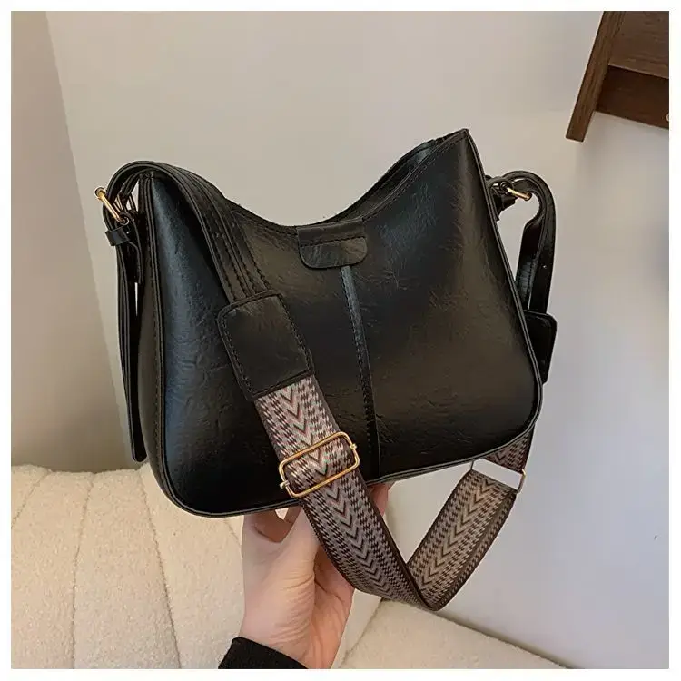 Retro Brown Leather Shoulder Bag with Wide Strap — feature 44