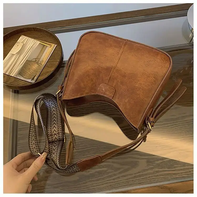 Retro Brown Leather Shoulder Bag with Wide Strap — feature 48