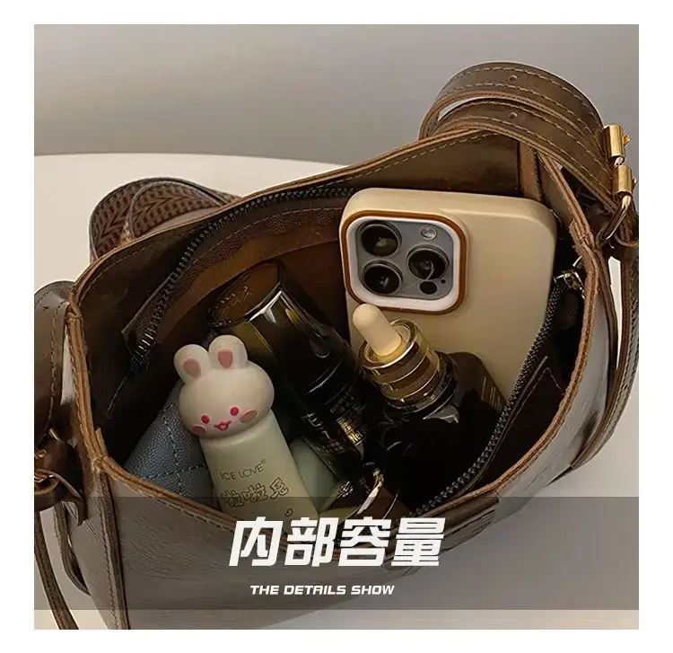 Retro Brown Leather Shoulder Bag with Wide Strap — feature 5
