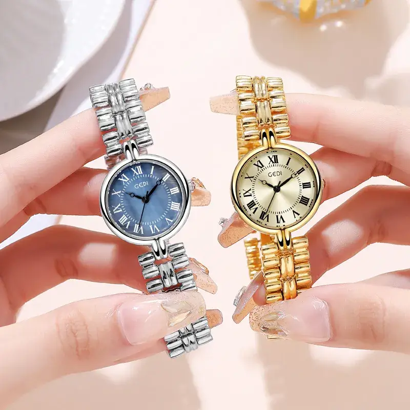 Women's Silver Roman Dial Quartz Watch with Chain Strap - Image 5