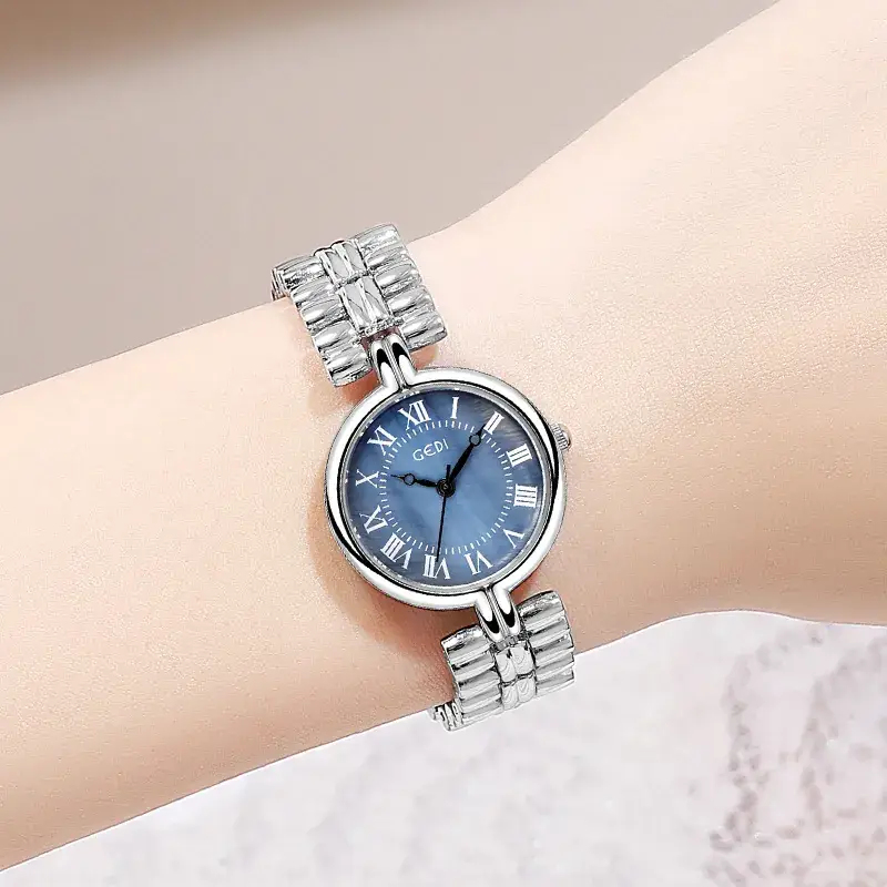Women's Silver Roman Dial Quartz Watch with Chain Strap - Image 6