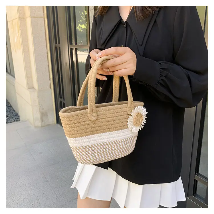 Women's Bow Decorated Straw Bucket Bag 2024 — feature 15