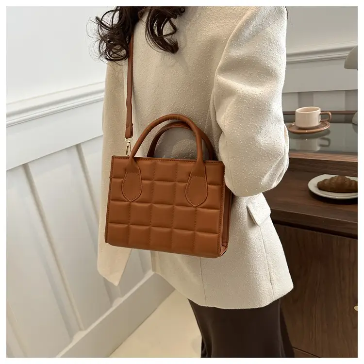 Black Quilted Women's Shoulder Messenger Bag 2024 — feature 13