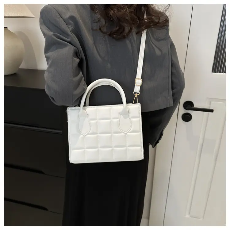 Black Quilted Women's Shoulder Messenger Bag 2024 — feature 19