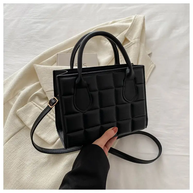 Black Quilted Women's Shoulder Messenger Bag 2024 — feature 21