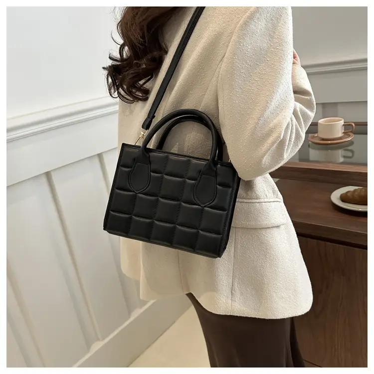 Black Quilted Women's Shoulder Messenger Bag 2024 — feature 9