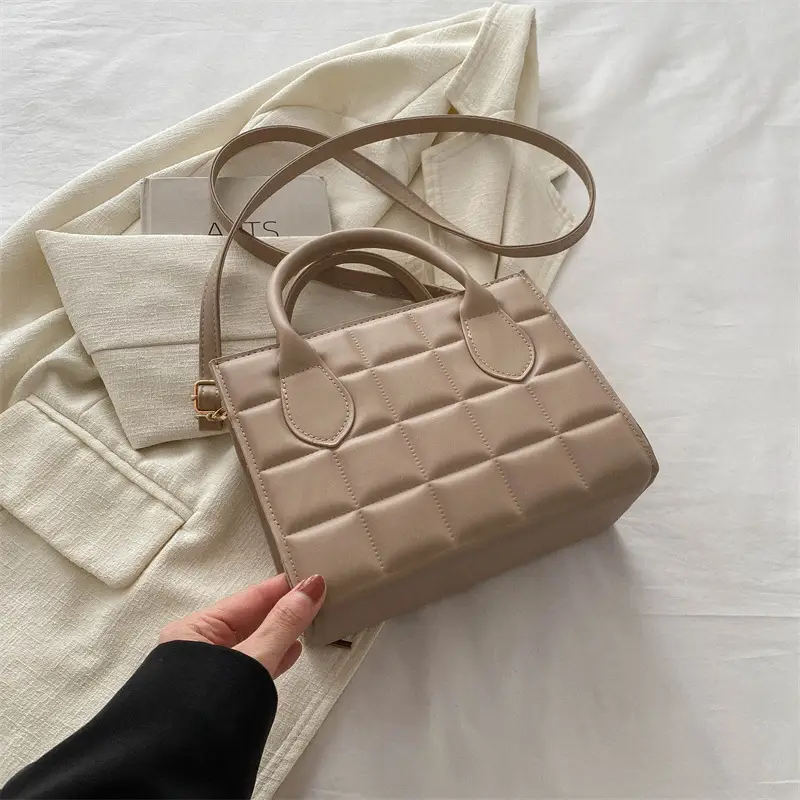 Black Quilted Women's Shoulder Messenger Bag 2024 - Image 3