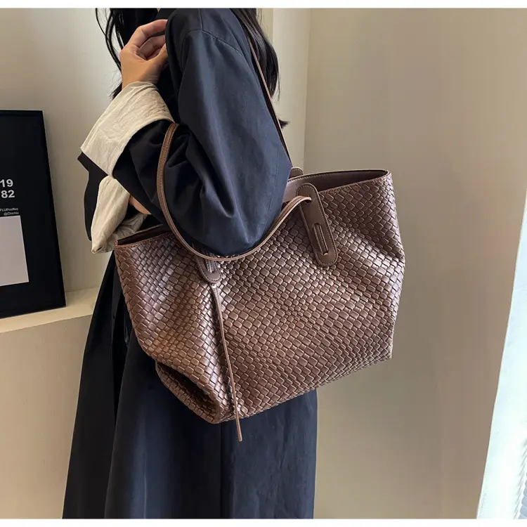 Women Woven Shoulder Bag Retro Korean Style 2025 — feature 10