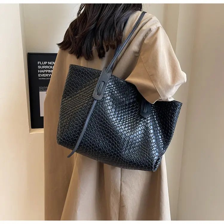 Women Woven Shoulder Bag Retro Korean Style 2025 — feature 11