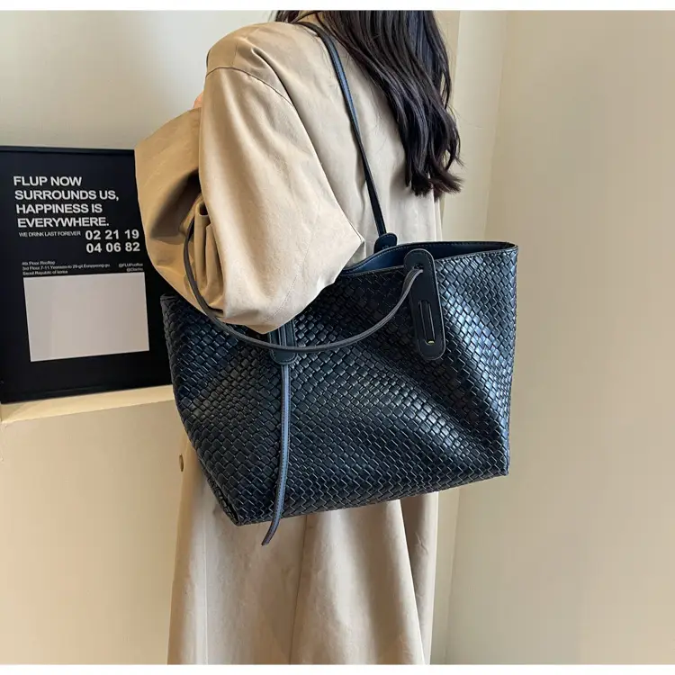 Women Woven Shoulder Bag Retro Korean Style 2025 — feature 13