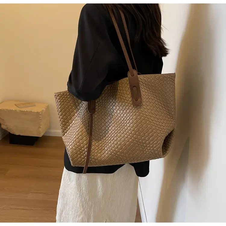 Women Woven Shoulder Bag Retro Korean Style 2025 — feature 19
