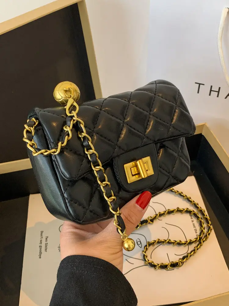 Black Quilted Chain Shoulder Bag for Women