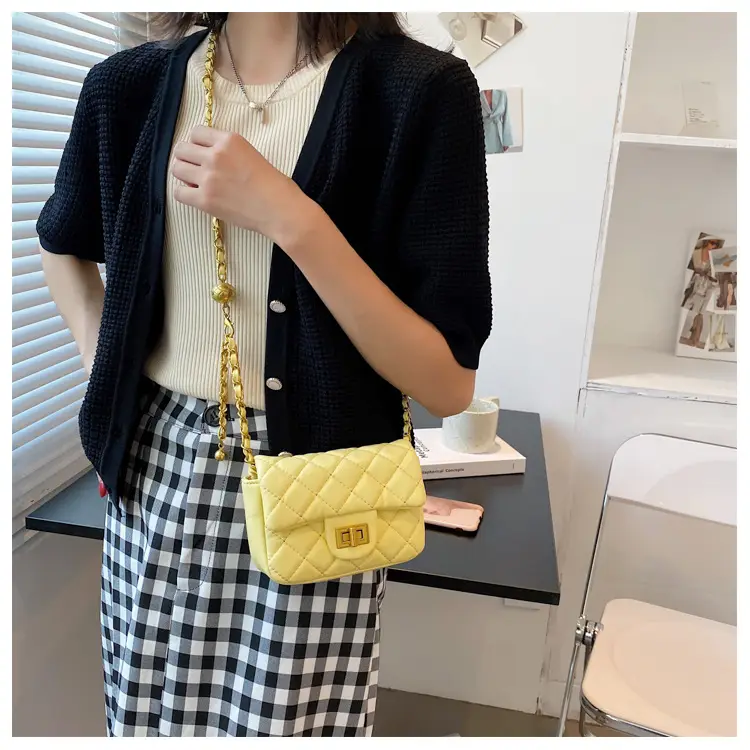 Black Quilted Chain Shoulder Bag for Women — feature 15