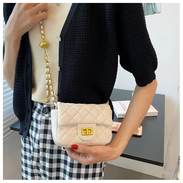 Black Quilted Chain Shoulder Bag for Women — feature 16