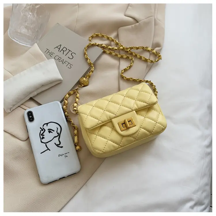 Black Quilted Chain Shoulder Bag for Women — feature 3