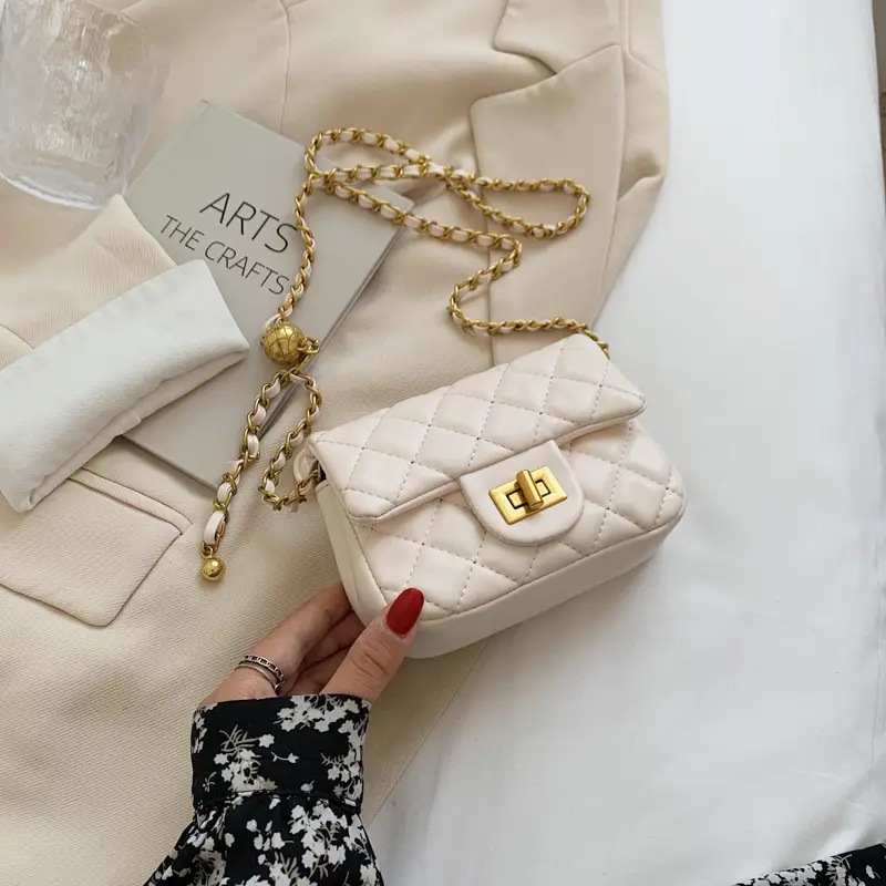 Black Quilted Chain Shoulder Bag for Women