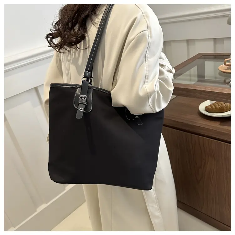 Women Korean Style Large Capacity Shoulder Bag Black 2024 — feature 10