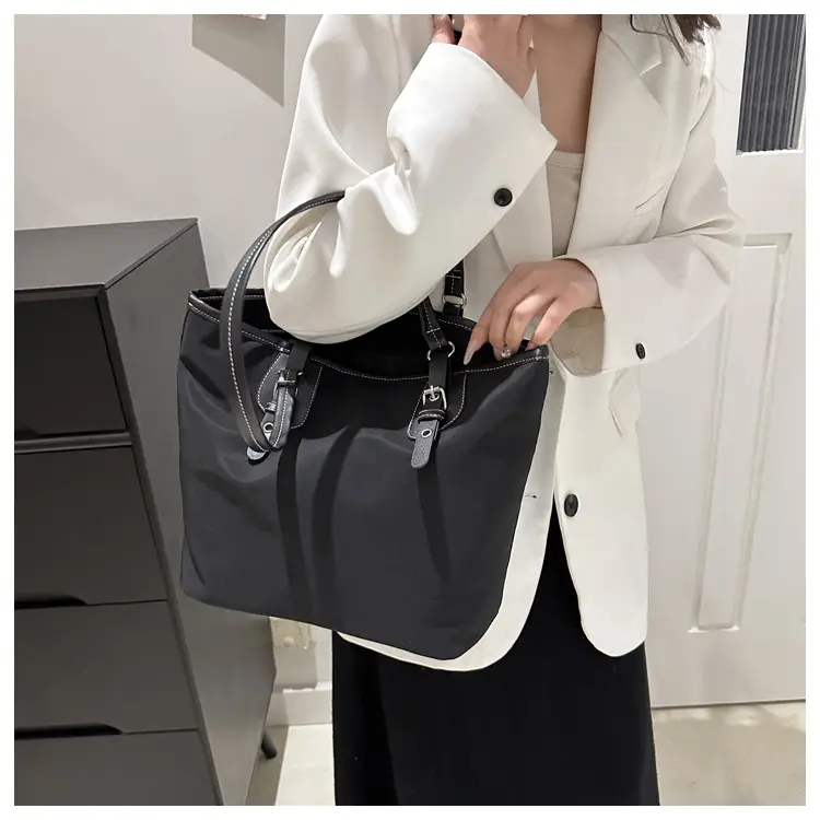 Women Korean Style Large Capacity Shoulder Bag Black 2024 — feature 22