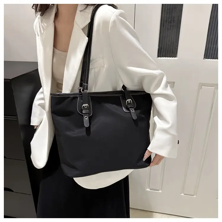 Women Korean Style Large Capacity Shoulder Bag Black 2024 — feature 24